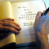 Anna Quindlen signing books