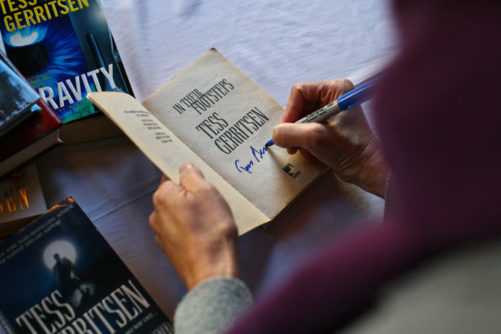 Tess Gerritsen signing, NWS, 2015, Benjamin Busch-1