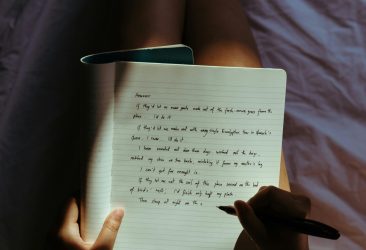 pexels-ketut-subiyanto-4132327